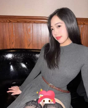 妩媚多姿的妹妹口活很好