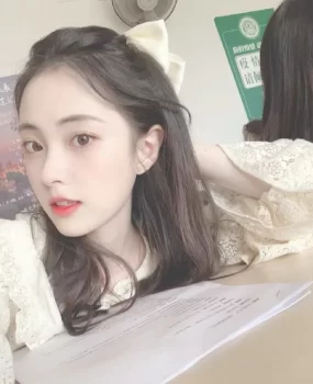 初下海高颜值纯欲妹妹